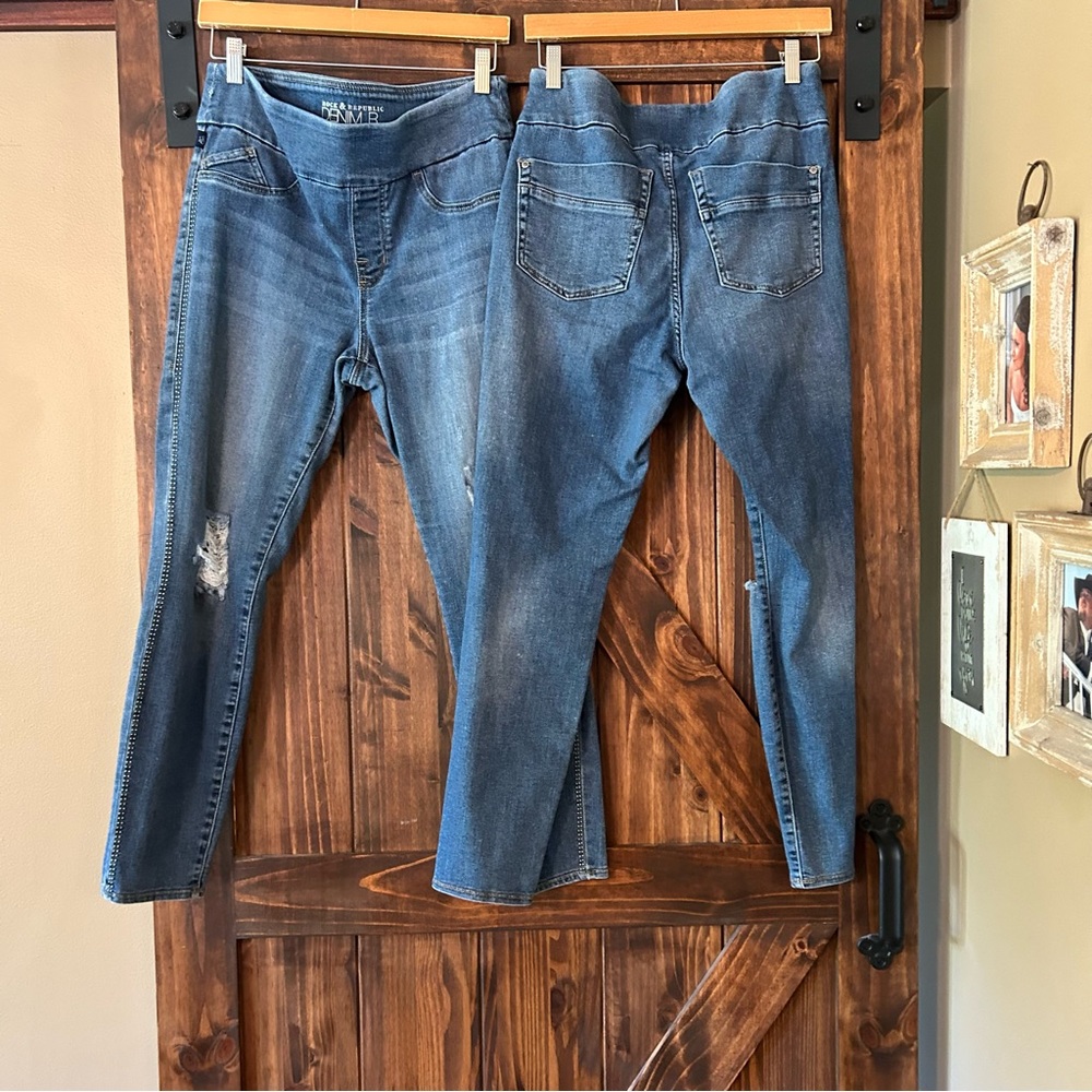 Rock Republic jeans 2 pairs for the price of 1